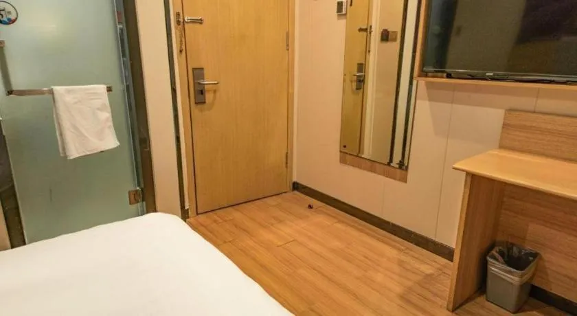 Bed in 7 Days Premium Qingdao World of Ocean Qingdao University