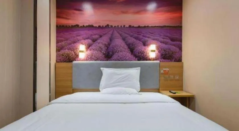 Bed in 7 Days Premium Qingdao World of Ocean Qingdao University