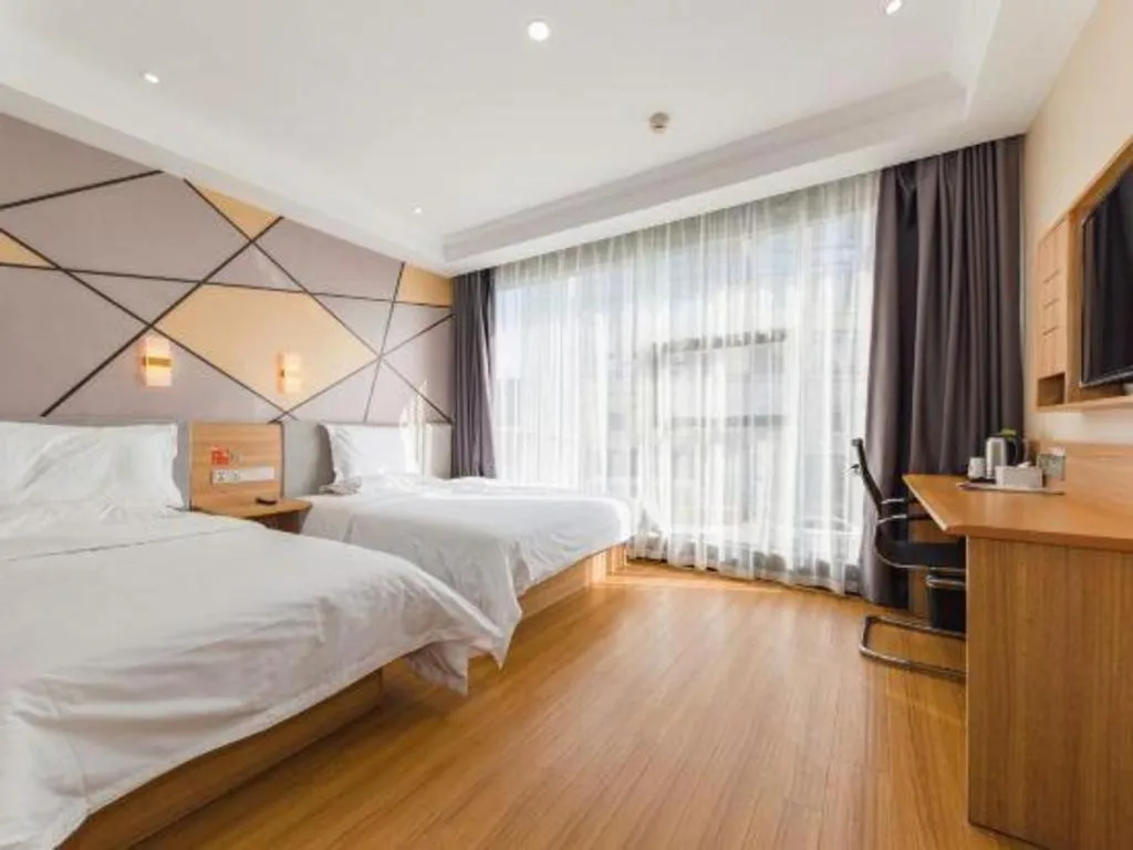Bed in 7 Days Premium Qingdao World of Ocean Qingdao University