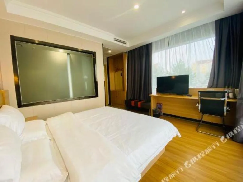 Bed in 7 Days Premium Qingdao World of Ocean Qingdao University