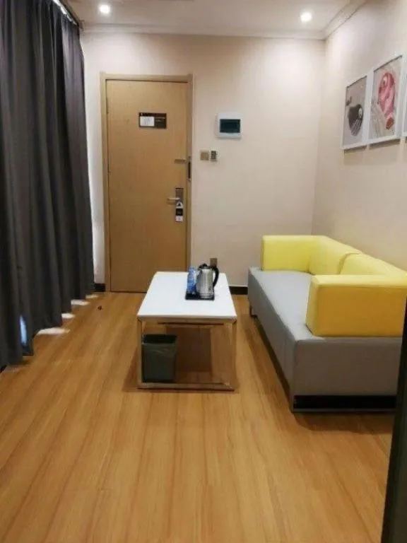 Bed in 7 Days Premium Qingdao World of Ocean Qingdao University