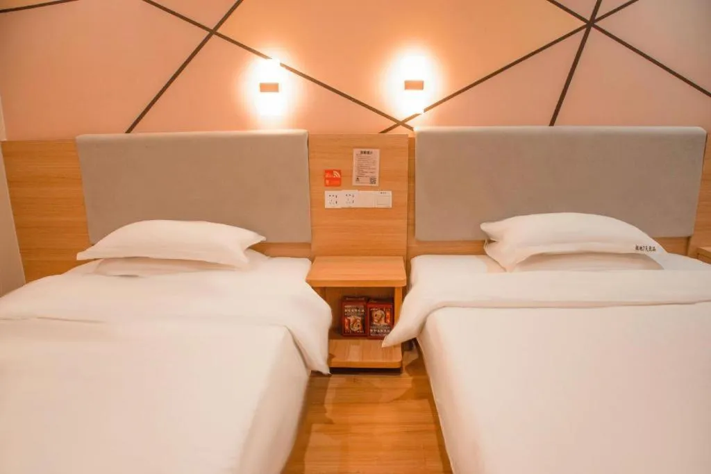 Bed in 7 Days Premium Qingdao World of Ocean Qingdao University