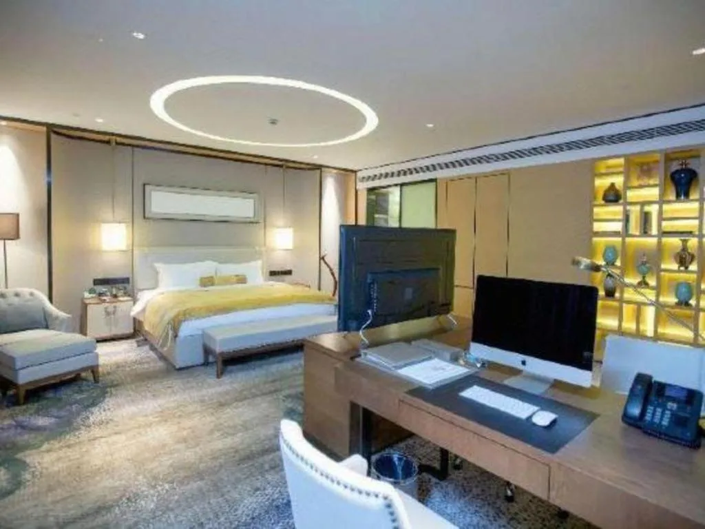 Bed in Lakehome Hotel Konggang