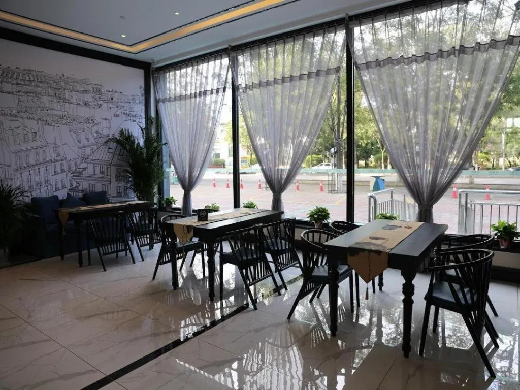 Xana Hotelle·Yutian