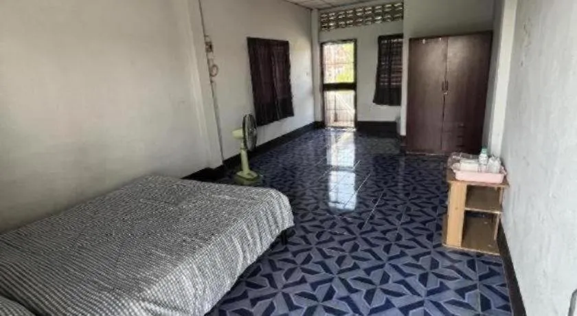 Bed in Chainarong Road