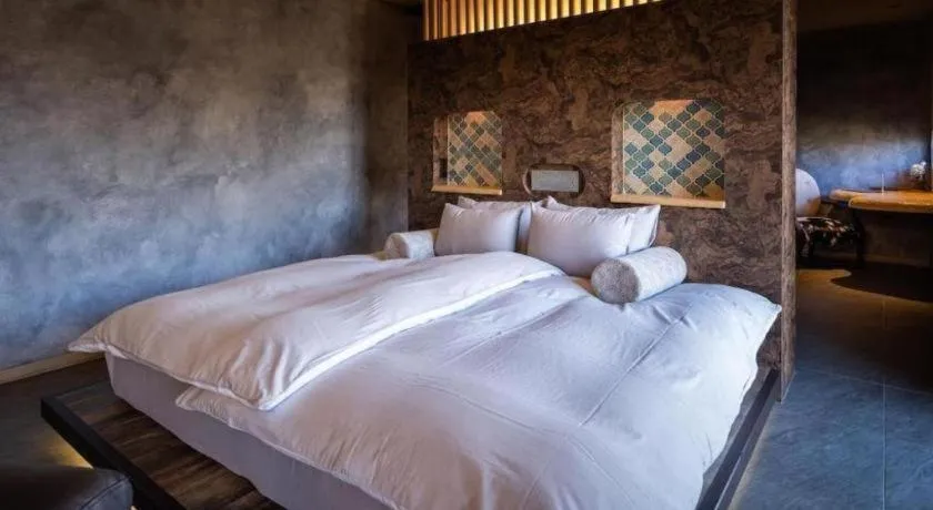 Bed in Yufuin Luxury Villa -zakuro-