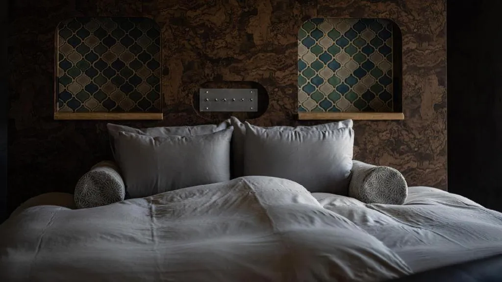 Bed in Yufuin Luxury Villa -zakuro-