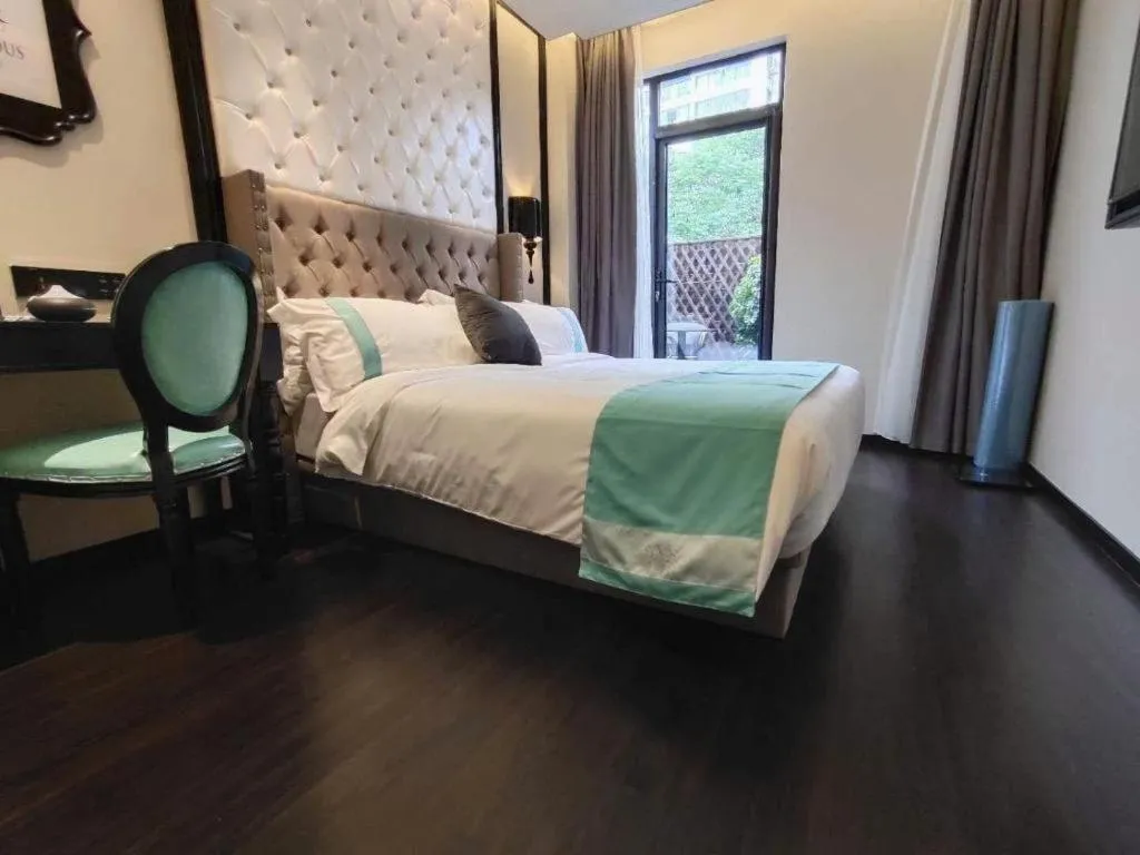 Bed in Xana Hotelle Shaghai Hongqiao Hub National Exhibition Center Qibao Lianming Road