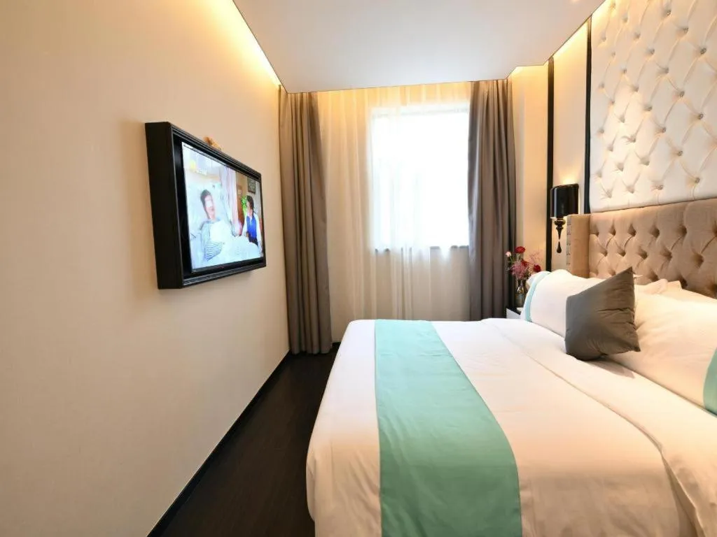 Bed in Xana Hotelle Shaghai Hongqiao Hub National Exhibition Center Qibao Lianming Road