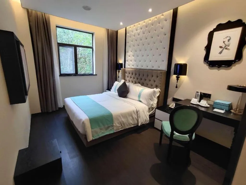 Bed in Xana Hotelle Shaghai Hongqiao Hub National Exhibition Center Qibao Lianming Road