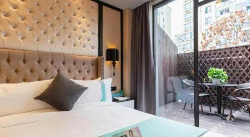 Bed in Xana Hotelle Shaghai Hongqiao Hub National Exhibition Center Qibao Lianming Road