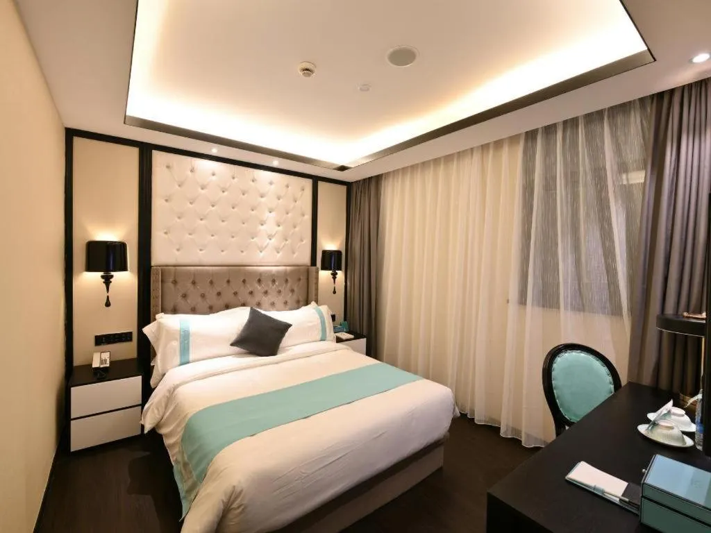 Bed in Xana Hotelle Shaghai Hongqiao Hub National Exhibition Center Qibao Lianming Road