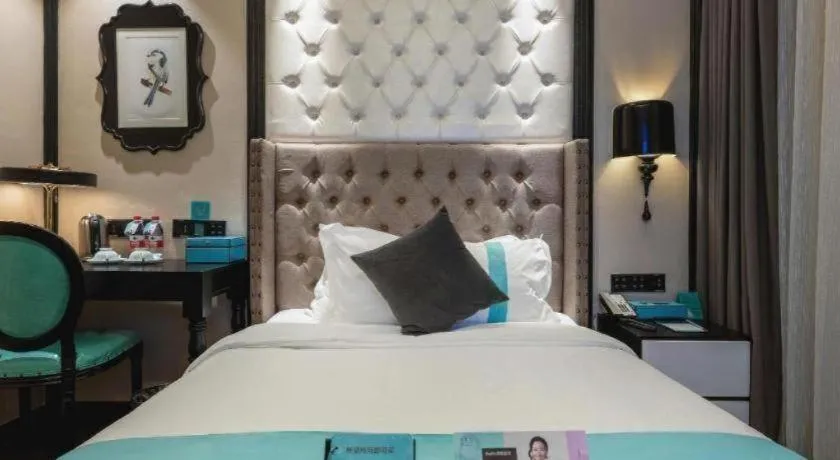 Bed in Xana Hotelle Shaghai Hongqiao Hub National Exhibition Center Qibao Lianming Road