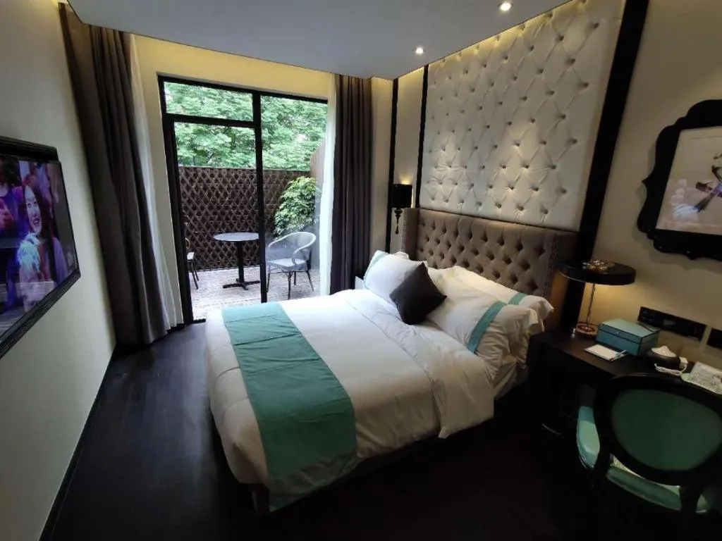 Bed in Xana Hotelle Shaghai Hongqiao Hub National Exhibition Center Qibao Lianming Road