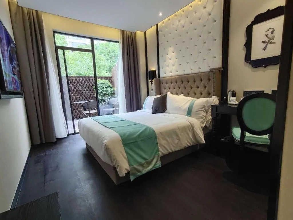 Bed in Xana Hotelle Shaghai Hongqiao Hub National Exhibition Center Qibao Lianming Road