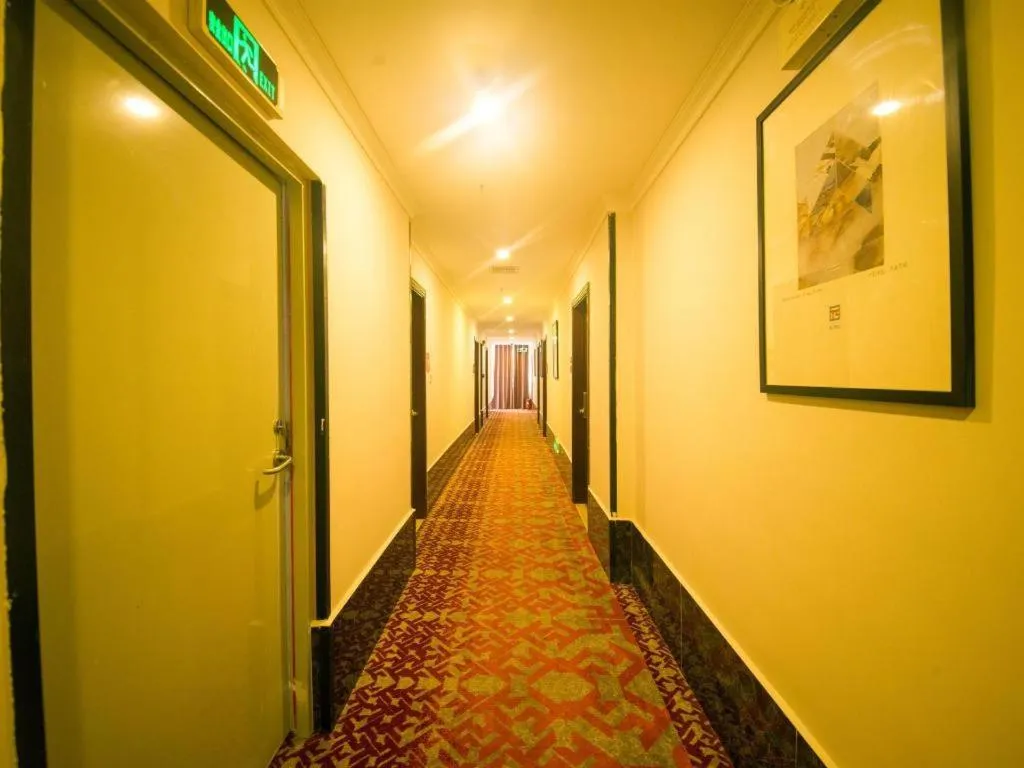 PAI Hotel·Huazhou Bus Terminal