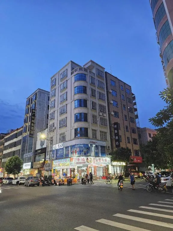 PAI Hotel·Huazhou Bus Terminal