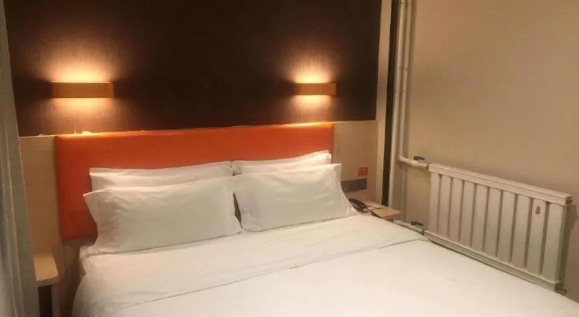 Bed in 7 Days Premium·Shenyang North Railway Station North Square
