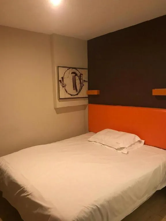 Bed in 7 Days Premium·Shenyang North Railway Station North Square