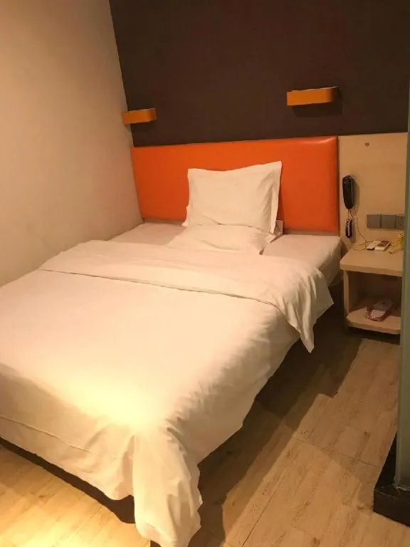 Bed in 7 Days Premium·Shenyang North Railway Station North Square