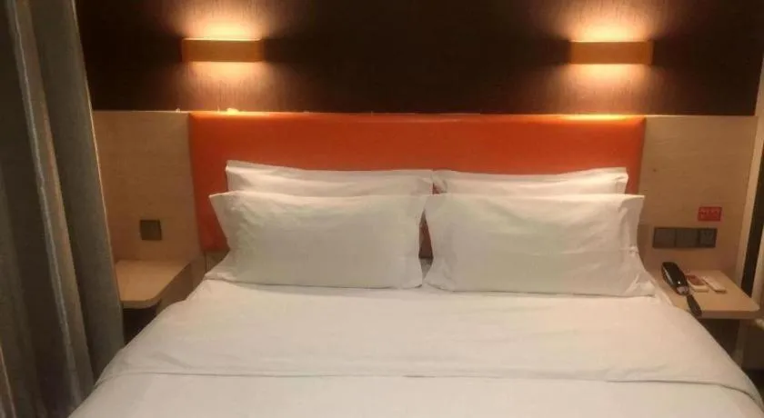 Bed in 7 Days Premium·Shenyang North Railway Station North Square