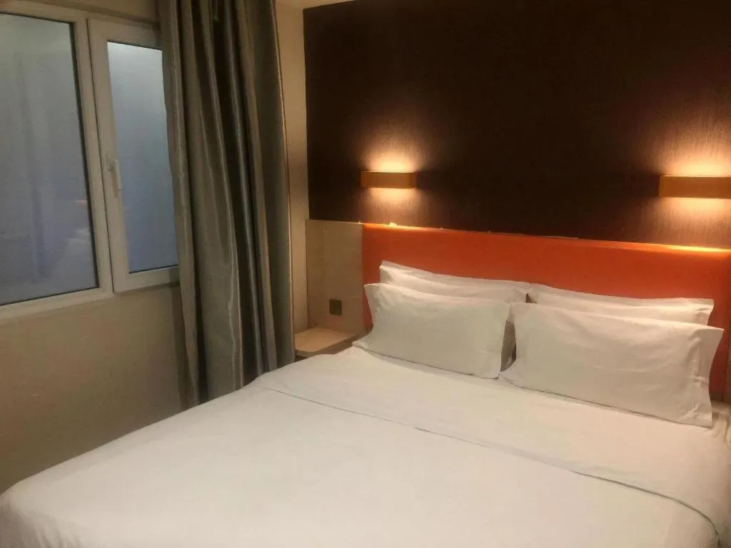 Bed in 7 Days Premium·Shenyang North Railway Station North Square