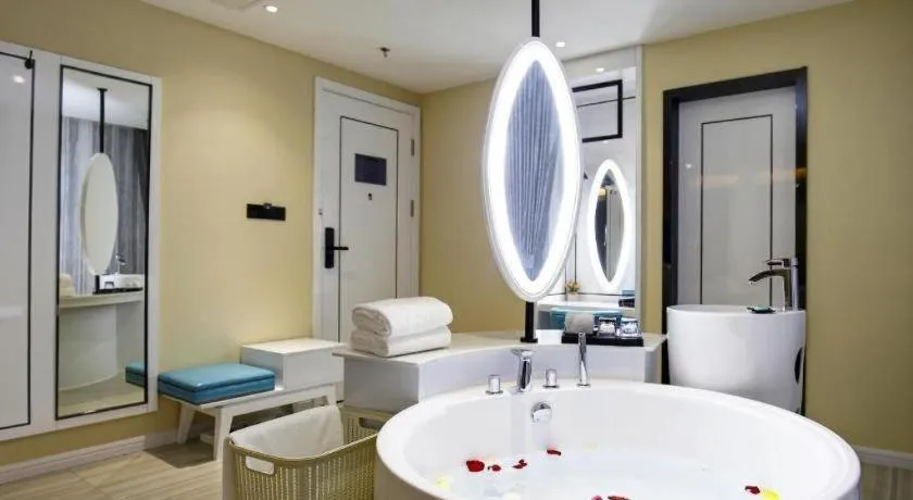 Xana Hotelle Chengdu Dafeng Huirong Plaza Longhu Street