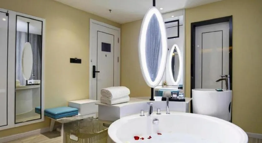 Xana Hotelle Chengdu Dafeng Huirong Plaza Longhu Street