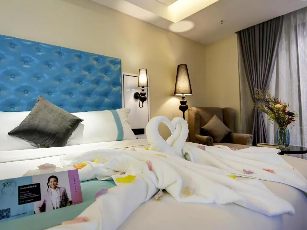 Bed in Xana Hotelle Chengdu Dafeng Huirong Plaza Longhu Street