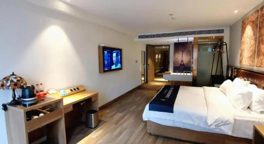 Bed in James Joyce Coffetel Zhengzhou CBD Exhibition Center Provincial People's Hospital