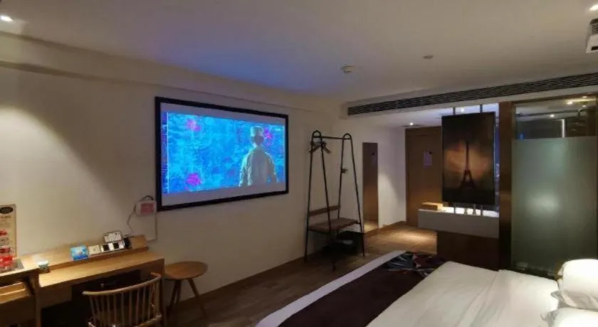 Bed in James Joyce Coffetel Zhengzhou CBD Exhibition Center Provincial People's Hospital