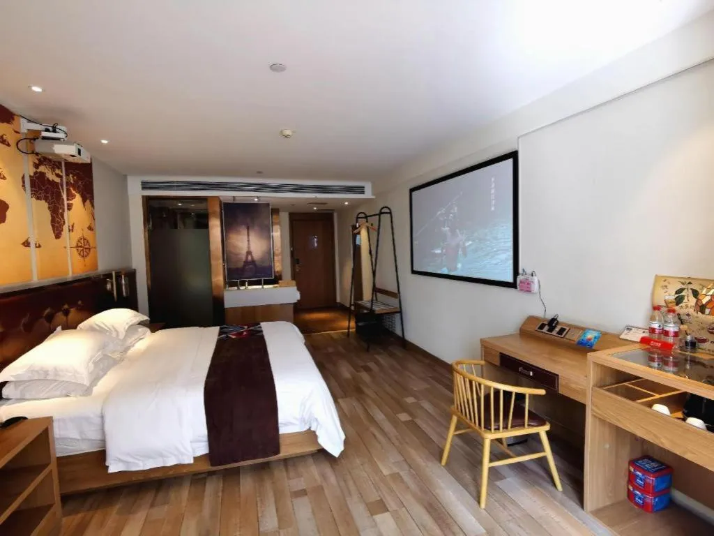 Bed in James Joyce Coffetel Zhengzhou CBD Exhibition Center Provincial People's Hospital