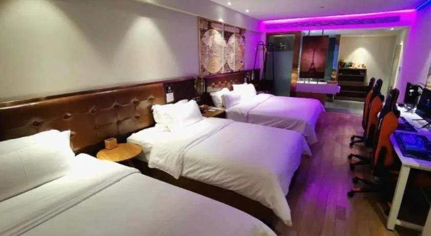 Bed in James Joyce Coffetel Zhengzhou CBD Exhibition Center Provincial People's Hospital
