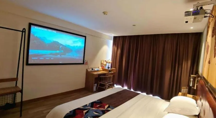 Bed in James Joyce Coffetel Zhengzhou CBD Exhibition Center Provincial People's Hospital