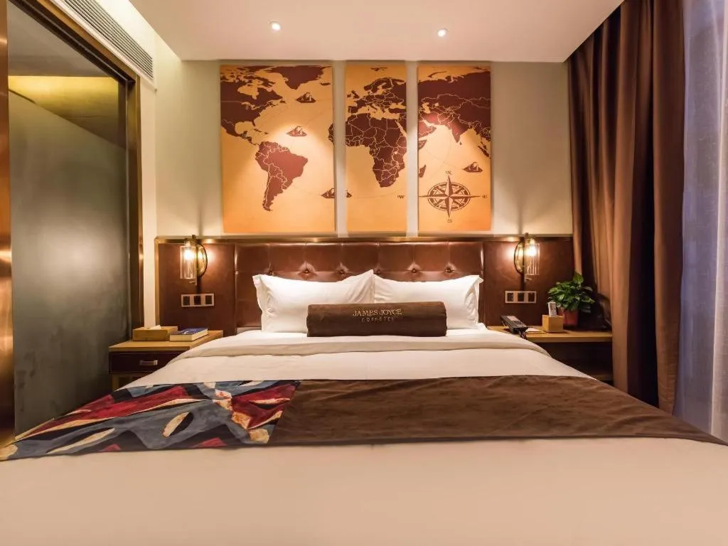 Bed in James Joyce Coffetel Zhengzhou CBD Exhibition Center Provincial People's Hospital