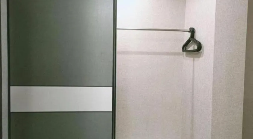 IU Hotel Qingdao Golden Beach Xuejiadao Metro Station