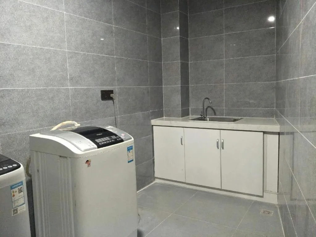 IU Hotel Qingdao Golden Beach Xuejiadao Metro Station