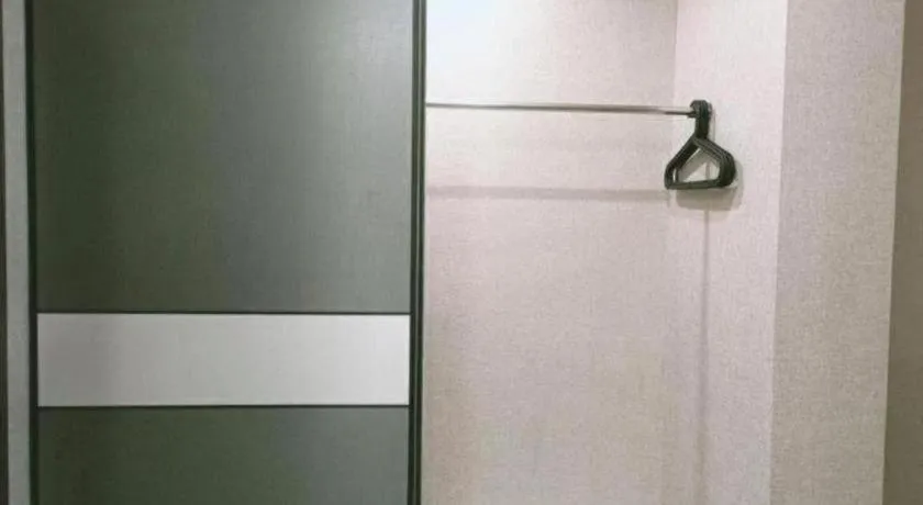 IU Hotel Qingdao Golden Beach Xuejiadao Metro Station