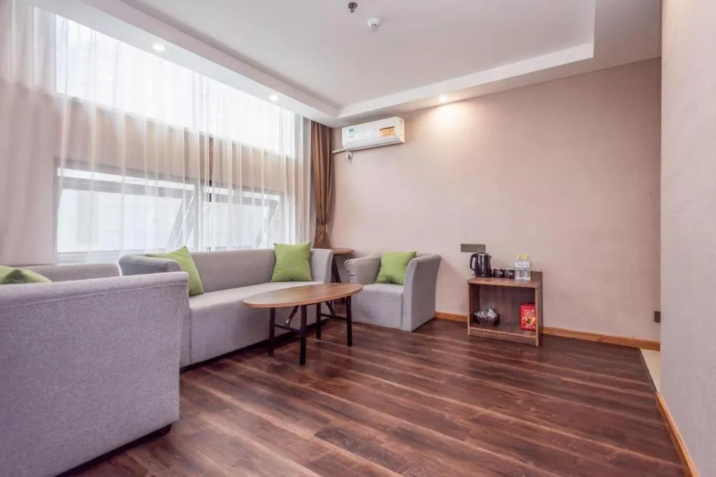 IU Hotel Qingdao Golden Beach Xuejiadao Metro Station