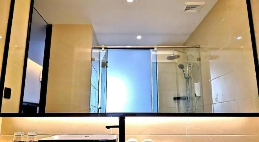 IU Hotel Qingdao Golden Beach Xuejiadao Metro Station