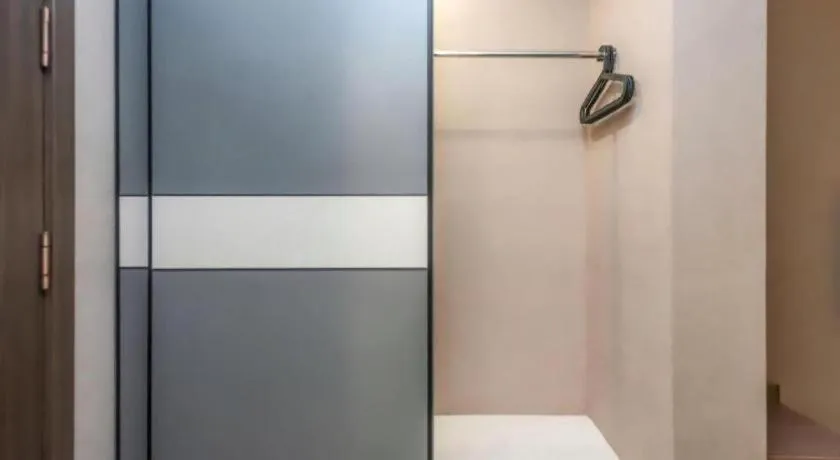 IU Hotel Qingdao Golden Beach Xuejiadao Metro Station