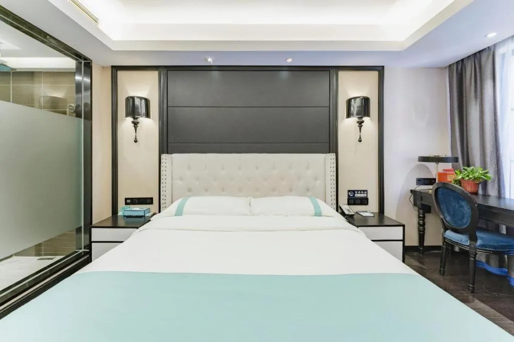 Bed in Xana Hotelle Zhengzhou North Passenger Terminal North University Town