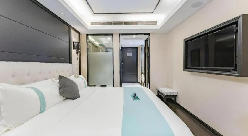 Bed in Xana Hotelle Zhengzhou North Passenger Terminal North University Town