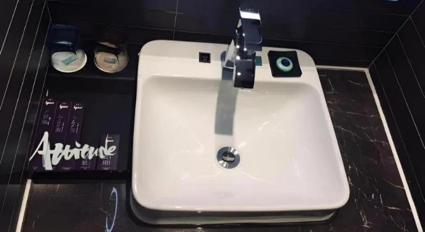 Xana Hotelle Zhengzhou North Passenger Terminal North University Town