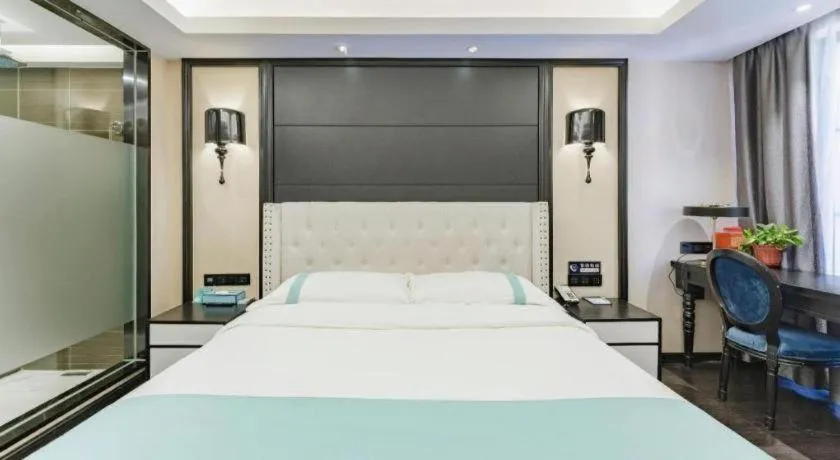 Bed in Xana Hotelle Zhengzhou North Passenger Terminal North University Town