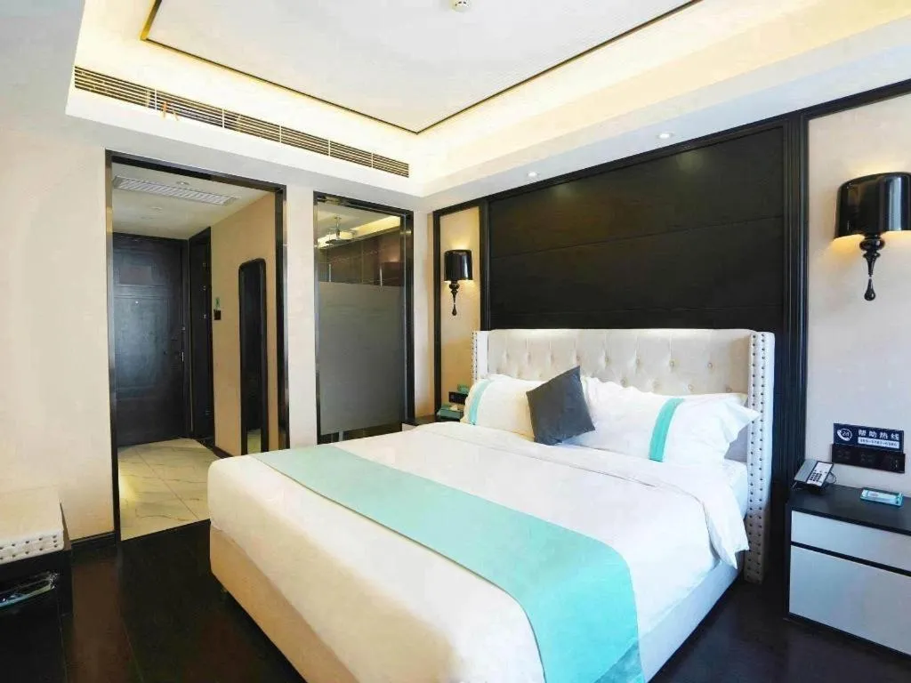 Bed in Xana Hotelle Zhengzhou North Passenger Terminal North University Town