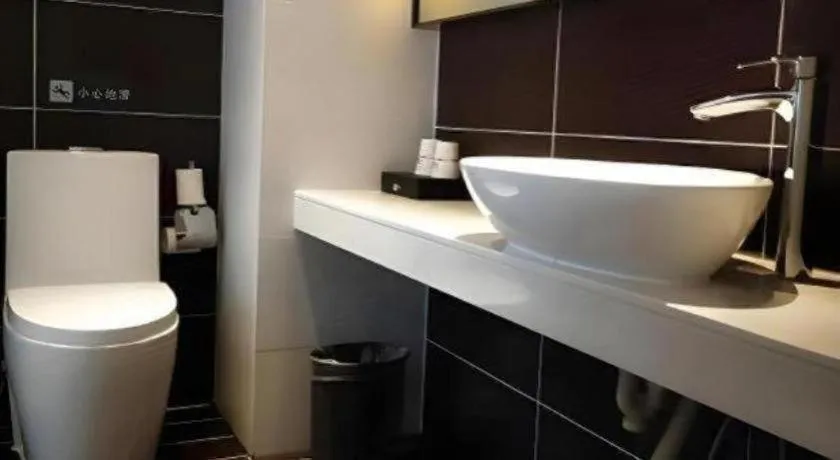 IU Hotel·Yangquan Xinjian Street Tianqiao