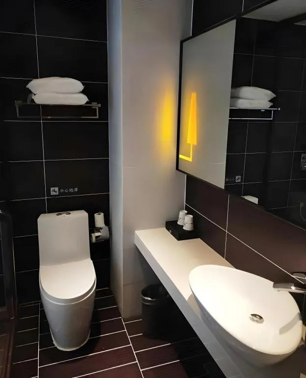 IU Hotel·Yangquan Xinjian Street Tianqiao