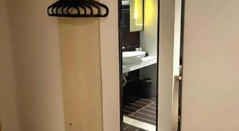 IU Hotel·Yangquan Xinjian Street Tianqiao