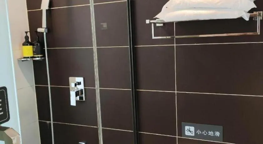 IU Hotel·Yangquan Xinjian Street Tianqiao